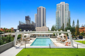Prime Broadbeach Location wPool Free Onsite Parking